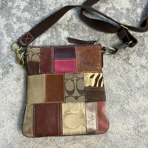 Coach Patchwork Swingpack Flat Crossbody Bag Suede Leather Signature F10439 - Picture 6 of 15